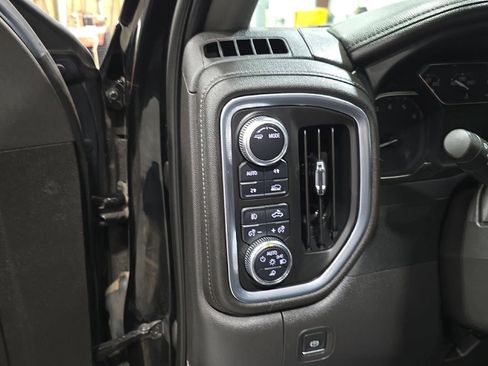 Used 2022 GMC Sierra 1500 SLT image 11
