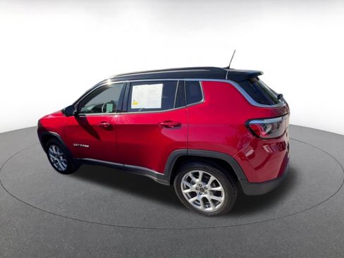 Used 2025 Jeep Compass Limited AWD/4WD image 10