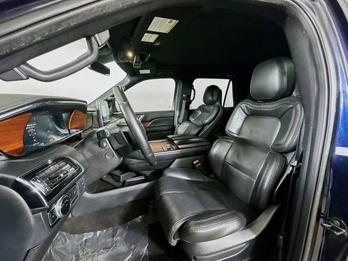 Used 2021 Lincoln Navigator Reserve image 15