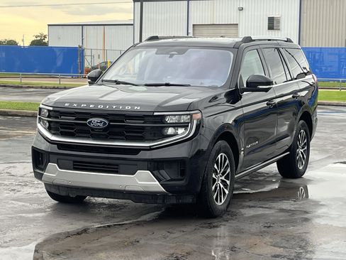 Used 2025 Ford Expedition Platinum AWD/4WD image 5