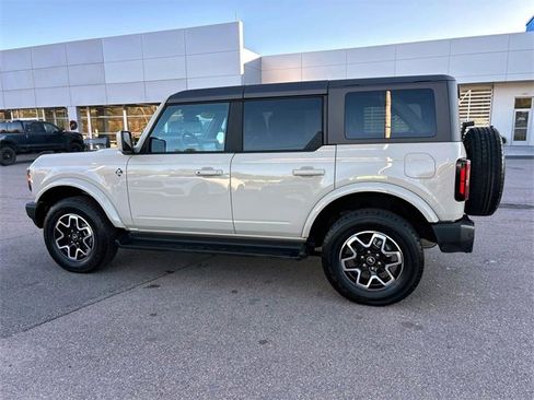Used 2025 Ford Bronco Outer Banks image 6
