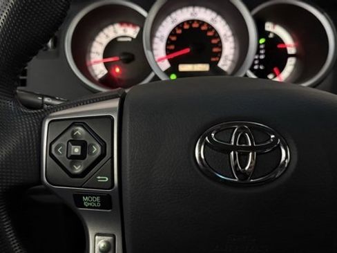 Used 2015 Toyota Tacoma Base image 13