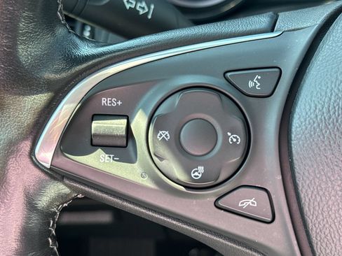 Used 2019 Buick Envision Essence FWD image 22