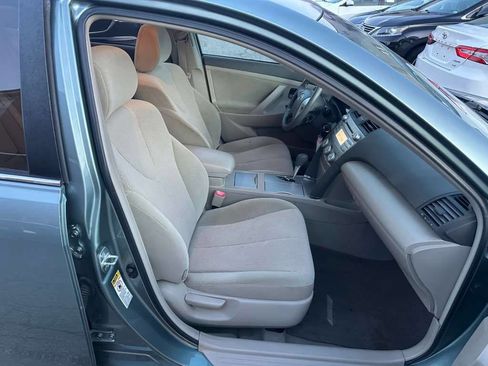 Used 2011 Toyota Camry image 12