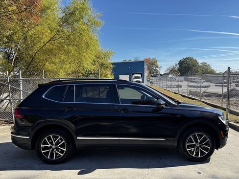 Used 2021 Volkswagen Tiguan SE w/ Panoramic Sunroof Package image 6