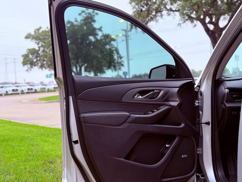Used 2019 Chevrolet Traverse Premier w/ Redline Edition FWD image 21