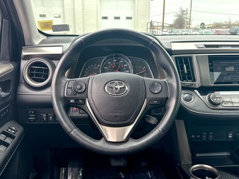 Used 2015 Toyota RAV4 Limited w/ Technology Package image 25