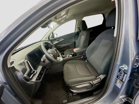 Used 2025 Kia Sportage LX AWD/4WD image 13