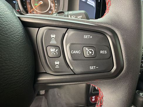 Used 2024 Jeep Wrangler Unlimited Rubicon w/ Safety Group AWD/4WD image 17