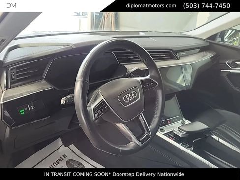 Used 2022 Audi e-tron Premium Plus image 11