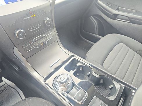 Used 2020 Ford Edge SE w/ Cargo Accessory Package image 24