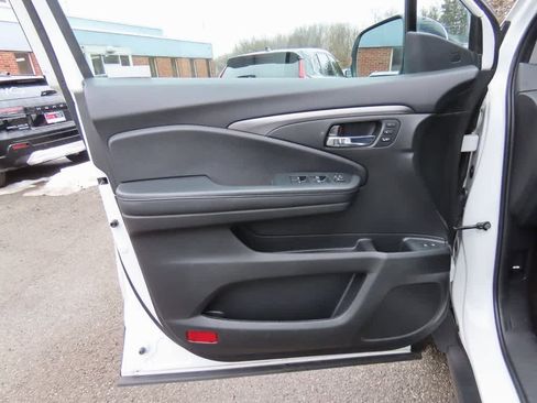 Certified 2022 Honda Pilot Special Edition image 17