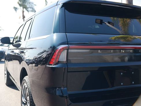 Used 2025 Lincoln Navigator Black Label AWD/4WD image 13