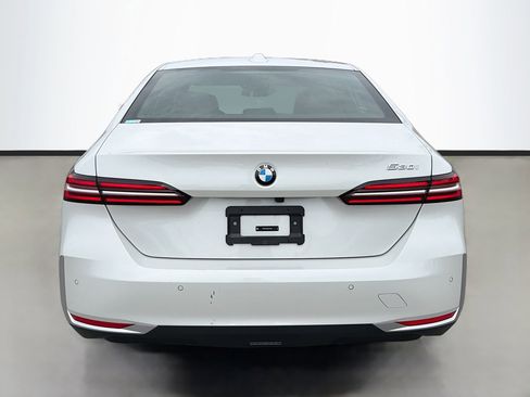 Certified 2025 BMW 530i image 5