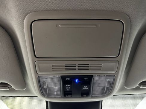 Used 2025 Honda Odyssey EX-L image 25