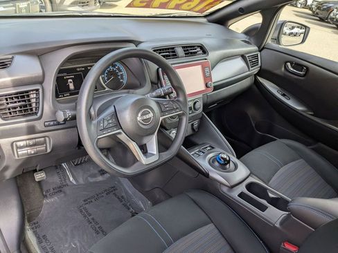 Used 2024 Nissan Leaf S image 14