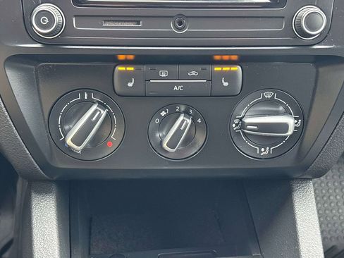 Used 2017 Volkswagen Jetta S w/ Jetta S Cold Weather Package image 20