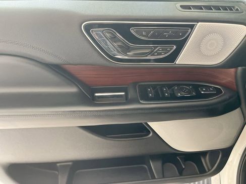 Used 2020 Lincoln Navigator Reserve w/ Equipment Group 208A Reserve AWD/4WD image 19