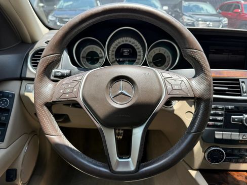 Used 2013 Mercedes-Benz C 250 Sedan image 7