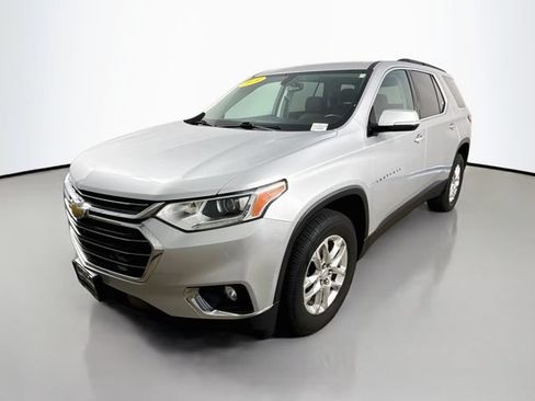 Used 2020 Chevrolet Traverse LT FWD image 3
