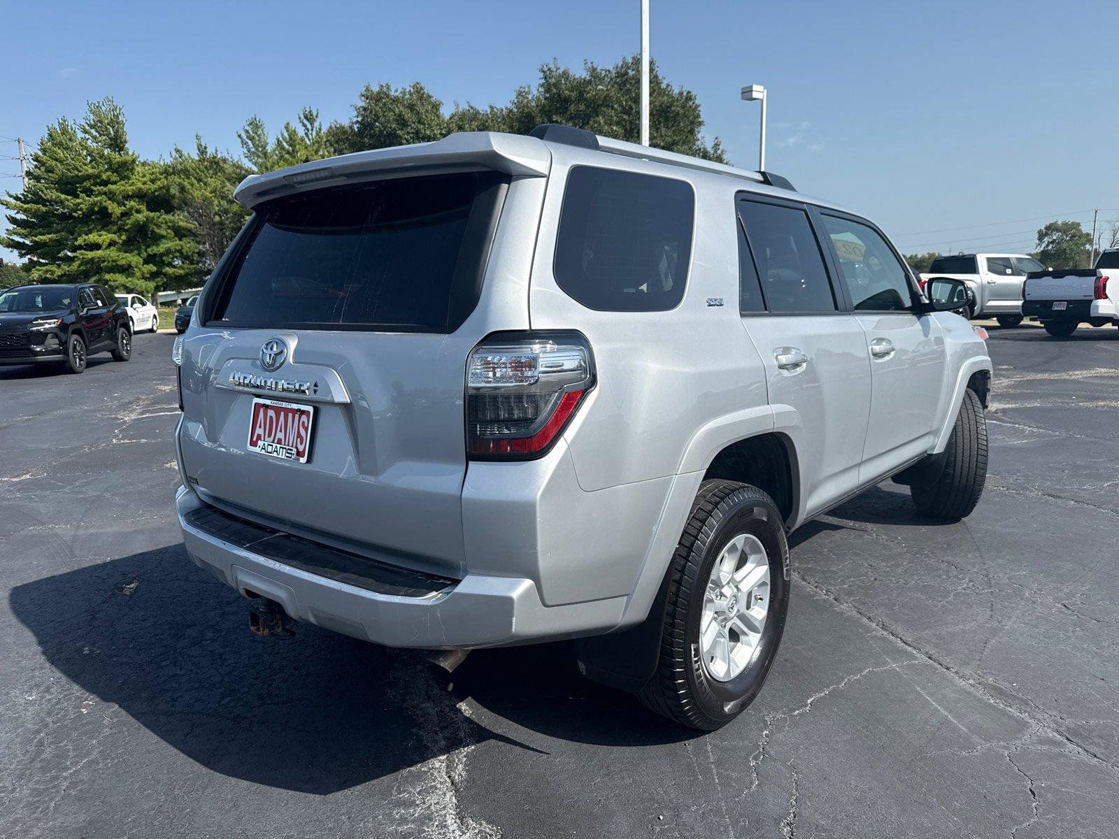 Used 2021 Toyota 4Runner SR5 Premium w/ Moonroof Package AWD/4WD image 9