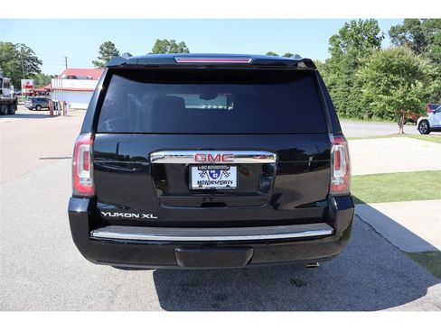 Used 2018 GMC Yukon XL Denali w/ Denali Ultimate Package AWD/4WD image 4