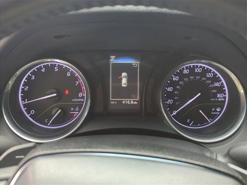 Used 2019 Toyota Camry SE image 12