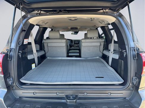 Used 2019 Toyota Sequoia Platinum AWD/4WD image 32
