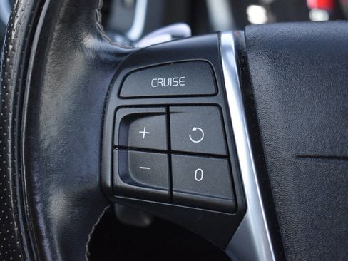 Used 2016 Volvo S60 T5 R-Design image 21