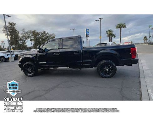 Used 2022 Ford F250 Lariat w/ Black Appearance Package image 7