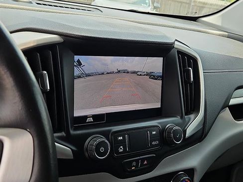 Used 2022 GMC Terrain SLT FWD image 17
