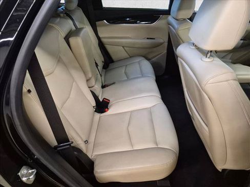 Used 2018 Cadillac XT5 AWD image 22