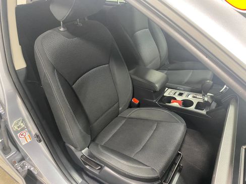 Used 2018 Subaru Outback 2.5i Premium image 19