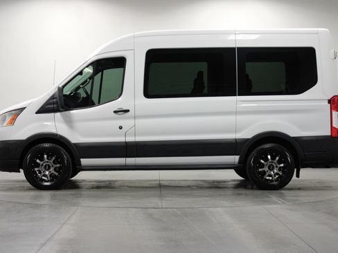 Used 2018 Ford Transit 150 XLT image 7
