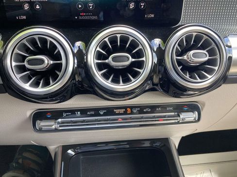 Used 2020 Mercedes-Benz GLB 250 image 14