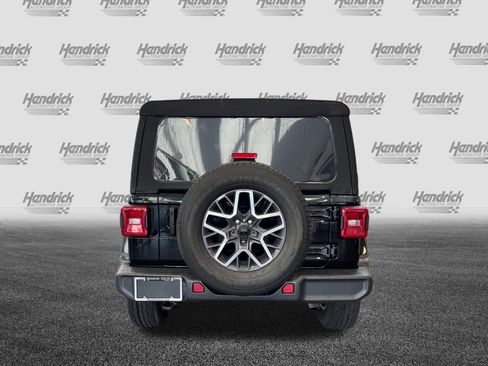 Used 2024 Jeep Wrangler Unlimited Sahara w/ Technology Group AWD/4WD image 6