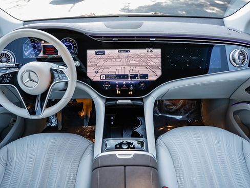 Certified 2023 Mercedes-Benz EQS 580 4MATIC SUV image 10