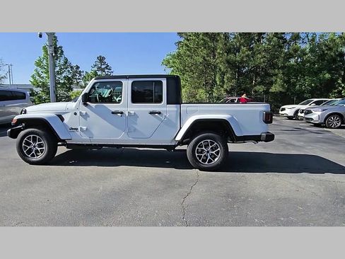 New 2026 Jeep Gladiator Sport AWD/4WD image 27