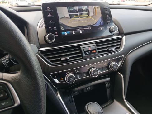 Used 2019 Honda Accord EX image 14