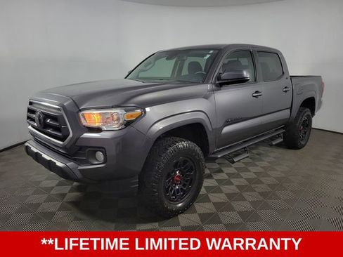 Used 2022 Toyota Tacoma SR5 RWD image 3
