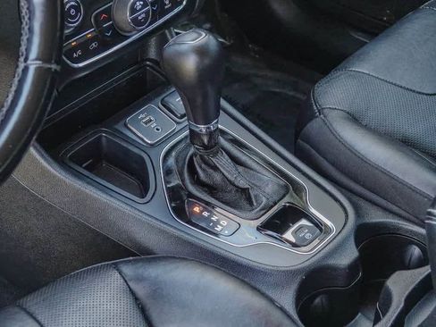 Certified 2020 Jeep Cherokee Limited image 18