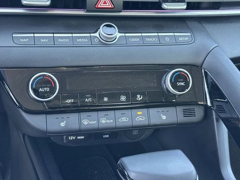 Certified 2025 Hyundai Elantra SEL FWD image 7