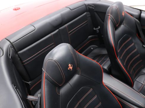 Used 2017 Ferrari California T RWD image 78