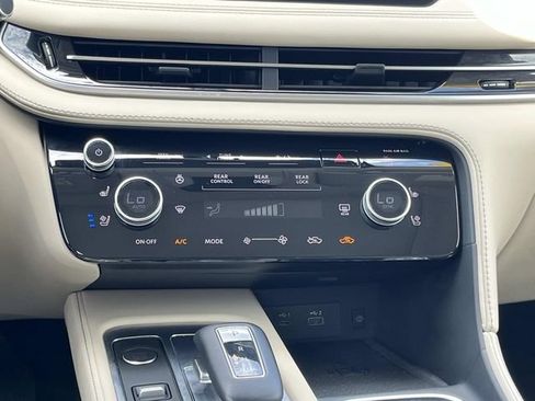 Used 2024 INFINITI QX60 Luxe FWD image 17