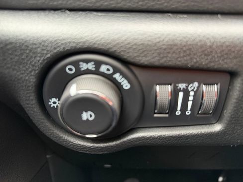 New 2026 Chrysler Pacifica Select image 18