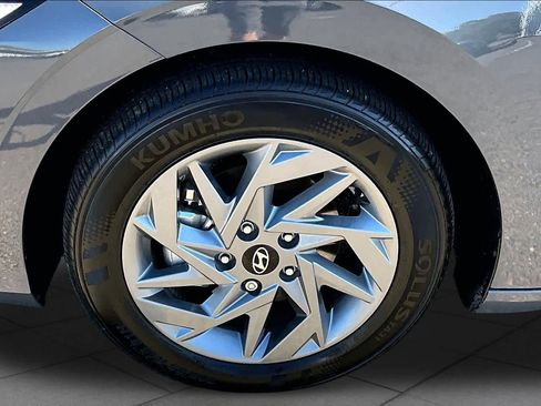 Used 2025 Hyundai Elantra Hybrid FWD image 10