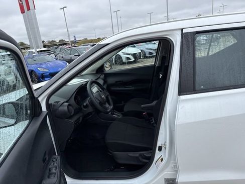 Certified 2025 Nissan Kicks Play S image 29