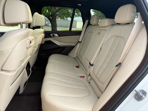 Used 2019 BMW X5 xDrive40i w/ Premium Package 2 AWD/4WD image 27