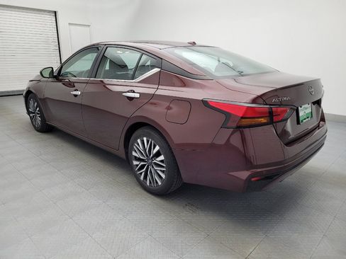 Used 2024 Nissan Altima 2.5 SV image 3