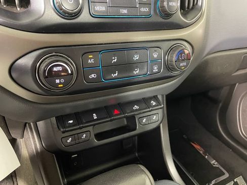 Used 2018 Chevrolet Colorado Z71 AWD/4WD image 8